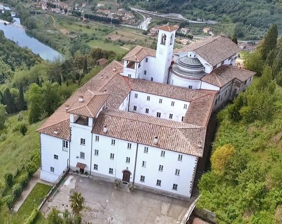 Riti religiosi, concerti e spettacoli