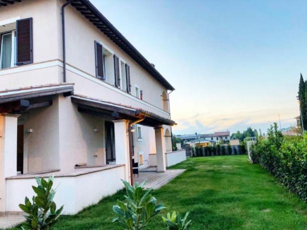 Villa Vacanza a Foligno con Giardino recintato 