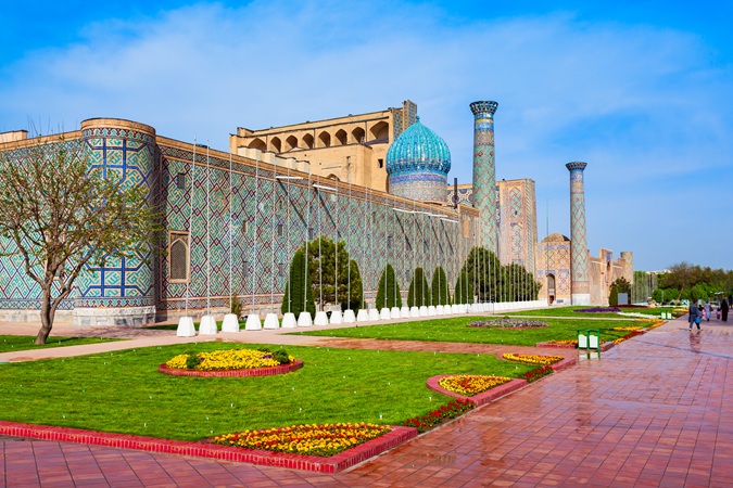 Tour organizzato con guida e Volo Uzbekistan