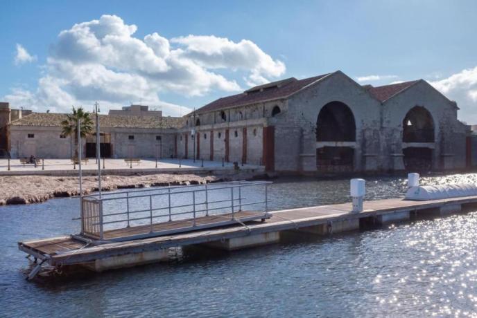 Offerta Sicilia:Affittacamere 300 metri mare a Favignana