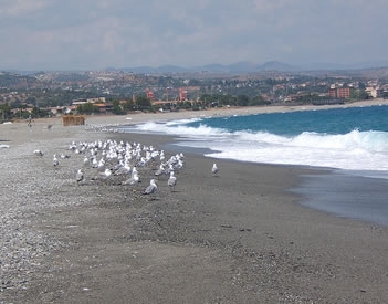 long beaches and clean water in Bovalino