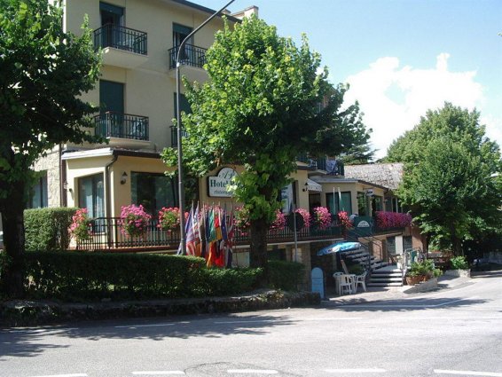 Hotel vicino rimini spazioso con ristorante tipico
