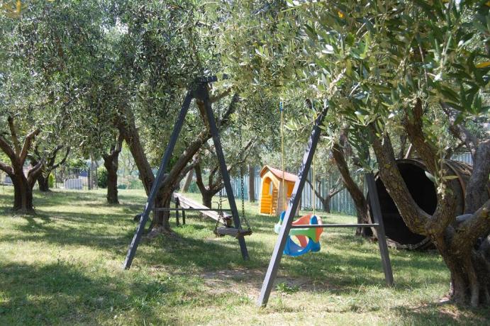 Casale con giardino e parco giochi Appignano-Macerata 