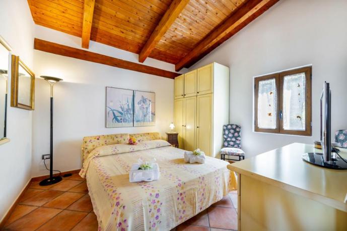 Appartamento-vacanza camera matrimoniale TV Laureana-Cilento