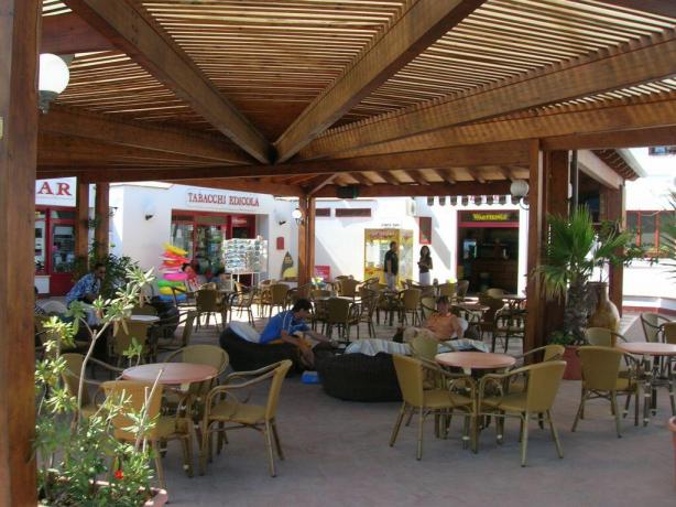 Villaggio con tabacchi e giornalaio Manacore-Peschici