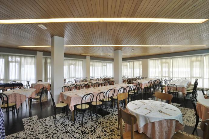 Ristorante con menù a scelta hotel a Pesaro