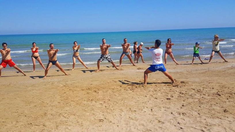 Animazione spiaggia Hotel 3 stelle Rodi-Garganico-Puglia 