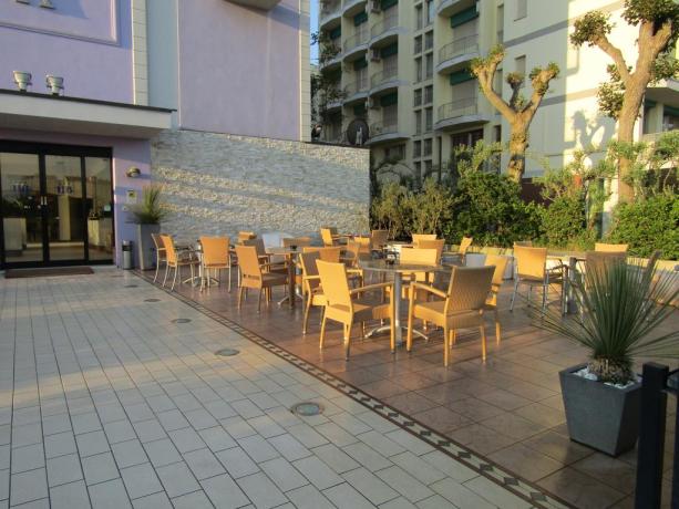 Portico Hotel a Milano Marittima attrezzato per aperitivi 