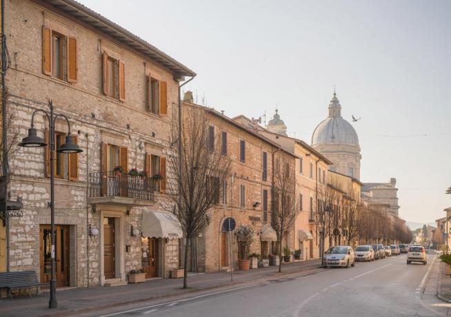 Affittacamere Prezzi Bassi Assisi vista Basilica