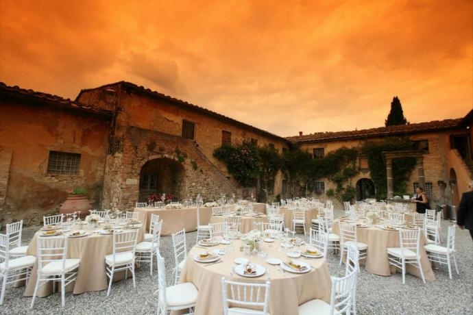 Location a Siena adatto a cerimonie e ricevimenti 