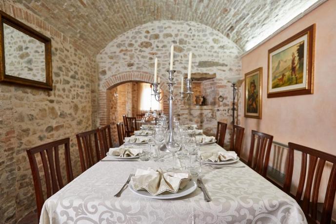 Sala comune casale Unciano per matrimoni-battesimi-comunioni Umbria 