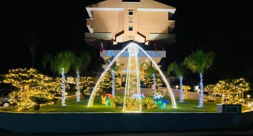 Hotel 4 stelle a Salerno nel cuore della Costiera Amalfitana con piscina e giardino