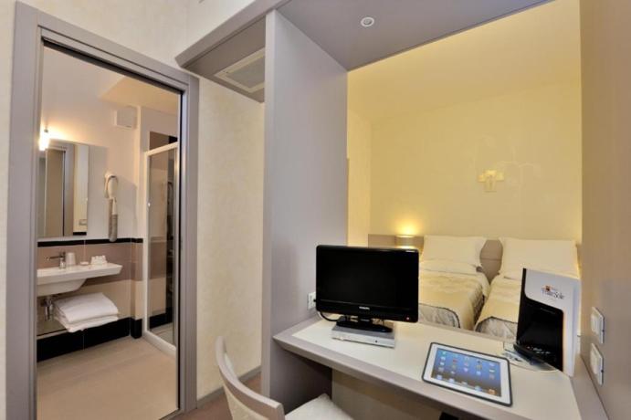Camere con Frigo Bar e Tv Satellitare Assisi