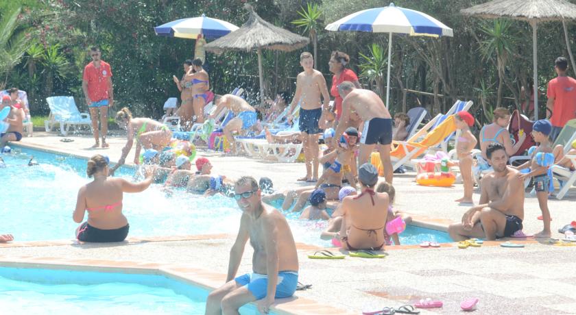 Camping con Piscina sulla costa tirrenica della Calabria 