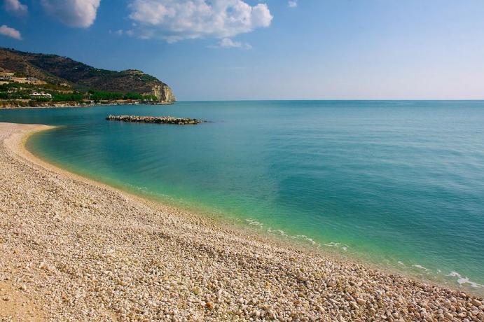 Albergo 3stelle con spiaggia a 500metri Mattinata-Foggia