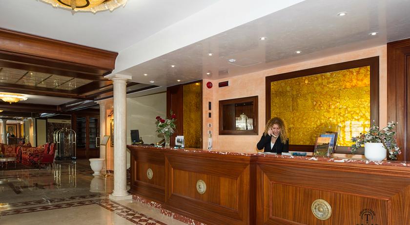 Reception 24h in Grand Hotel a Chianciano 