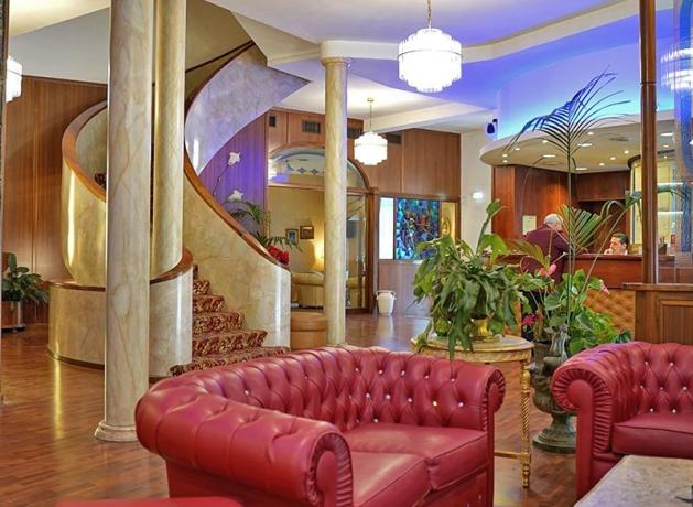 Reception hotel 4 stelle centro storico Arezzo