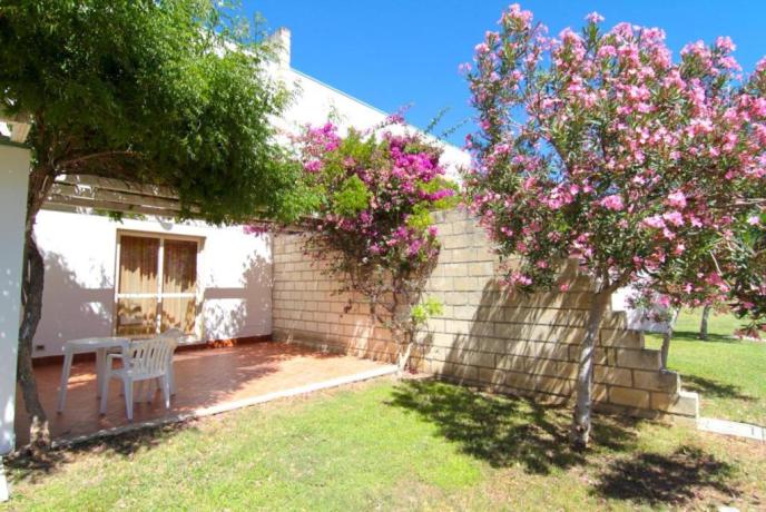 Villaggio con camere vista giardino 
