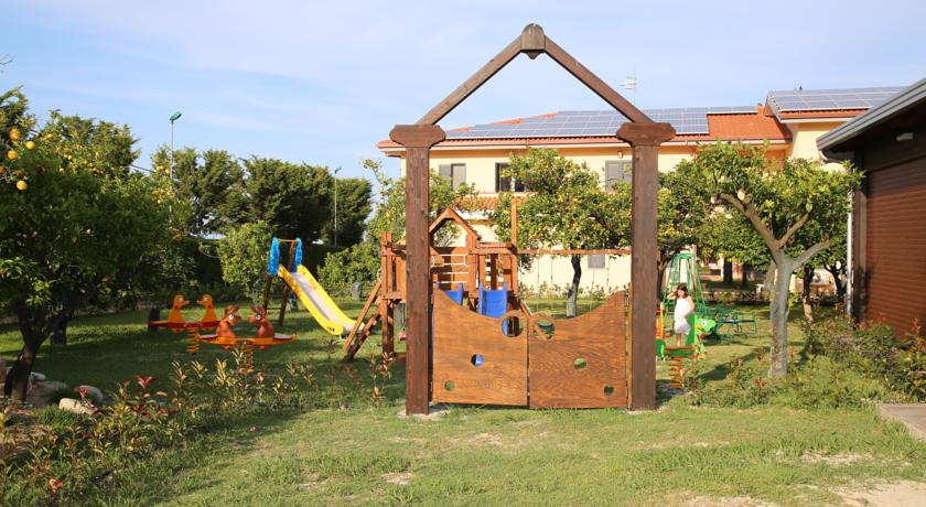 Villaggio con Area giochi per Bambini 