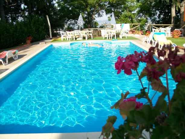 Piscina in Villa Luxury a Montefalcone	 