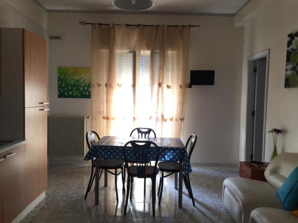 Appartamenti in B&B con ampio soggiorno a Taranto