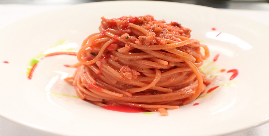 Spaghetti con Pomodoro in Ristorante in Hotel  