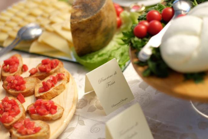 Ricco buffet in ristorante albergo 4 Stelle Avezzano
