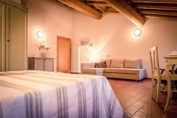 Divano letto con chaise longue, Camera Corvina