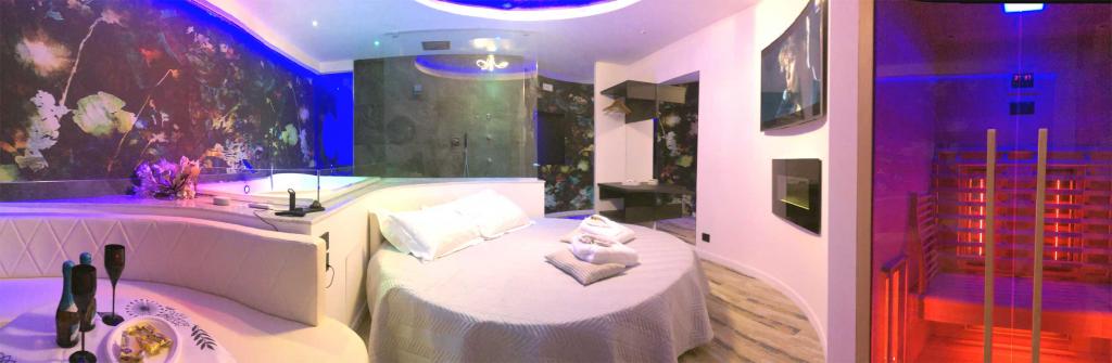 SPA SUITE SUPERIOR: Jacuzzi, Sauna, Salotto, Caminetto 