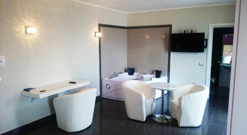 Suite Jauzzi Hotel**** Patti Vicino spiaggia
