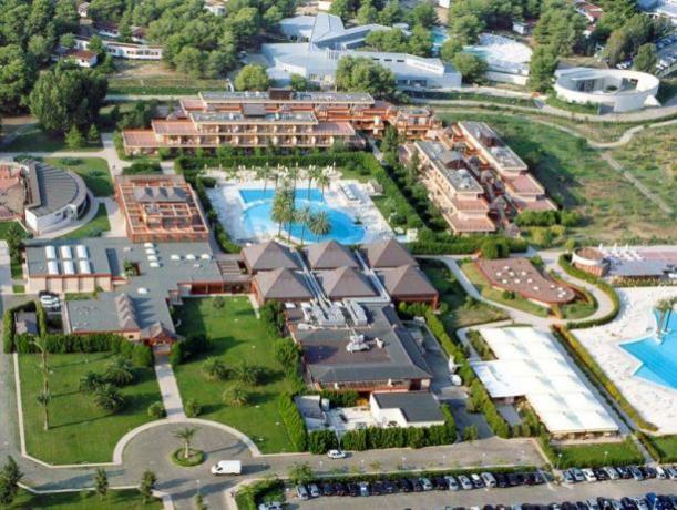 PUGLIA: Hotel/villaggio con piscina ed animazione 