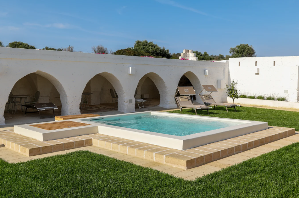 Piscina Privata in Suite Vista e Stalla