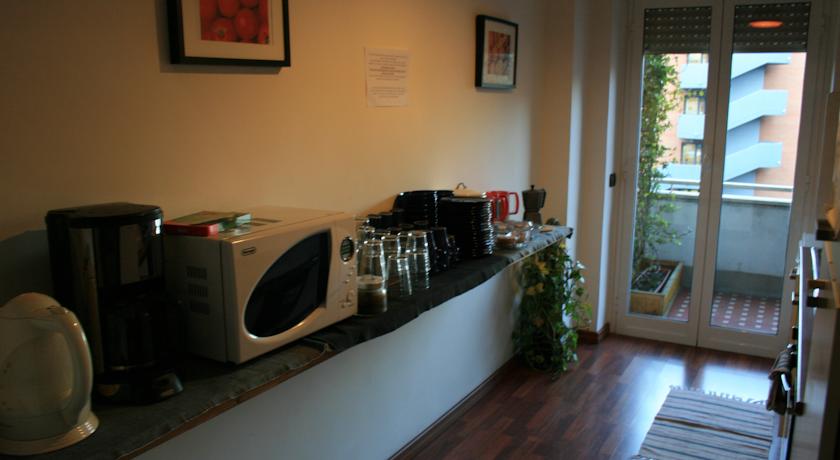 Cucina attrezzata in affittacamere nel Lazio