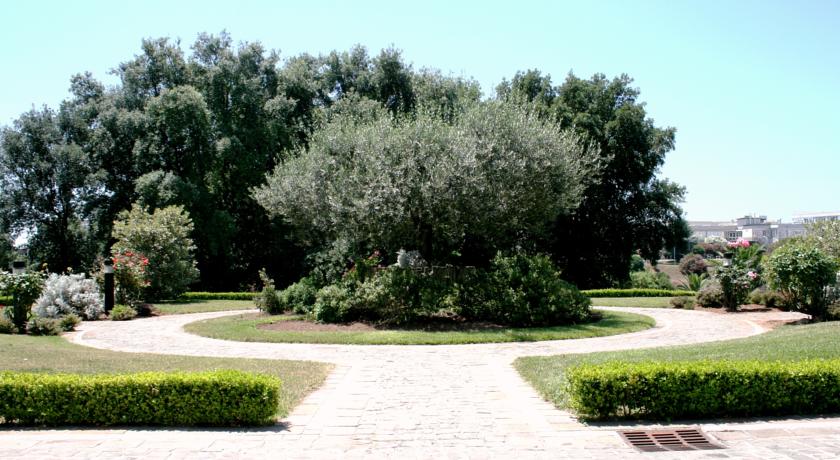 Hotel Ristorante con Giardino esterno a roma 