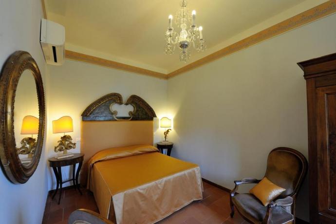 Suite lusso letto matrimoniale e armadio Perugia