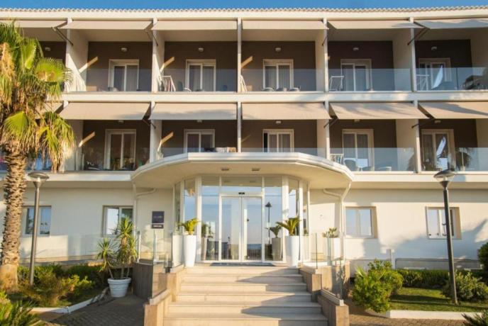 Esterno hotel a Castellaneta Marina