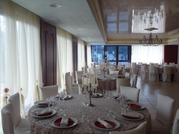 Sala ristorante in hotel3stelle ideale per famiglie Mattinata-Foggia 
