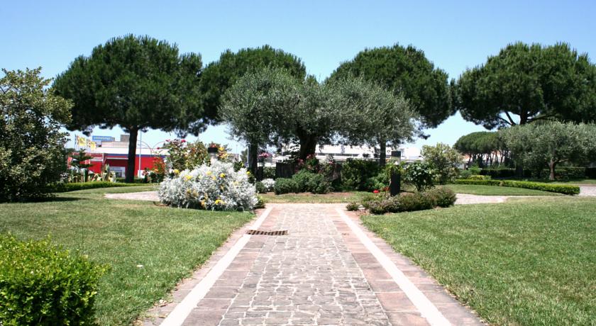 Esterno dell'Hotel con Ristorante a Roma