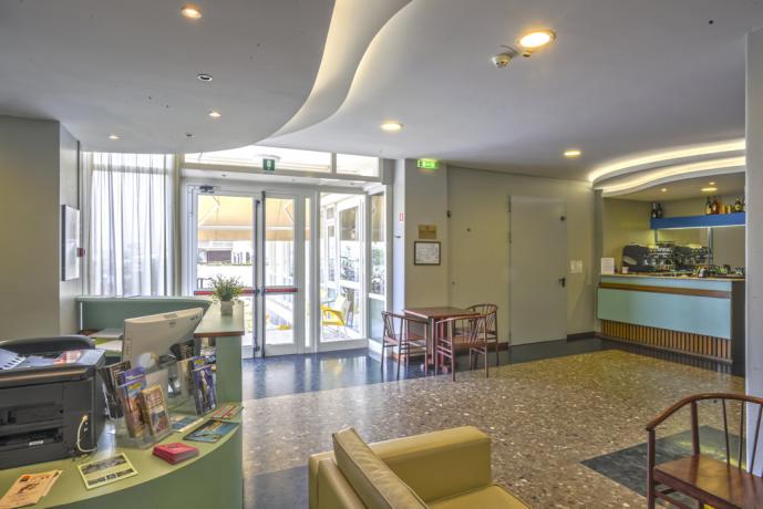 Hall e bar hotel vicino stazione di Pesaro