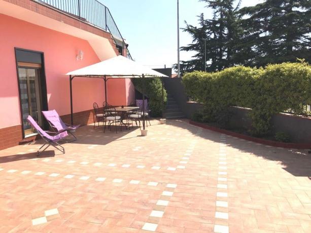Villa 7persone con gazebo, tavoli e sedie Trecastagni