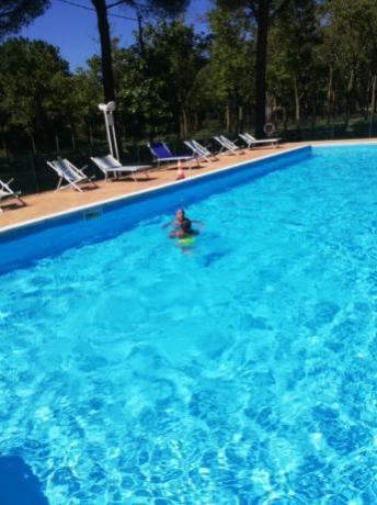 Piscina per Adulti e Bambini vicino Assisi