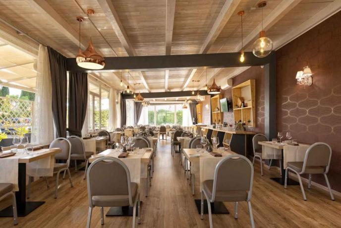 Sala ristorante per pranzi e cene