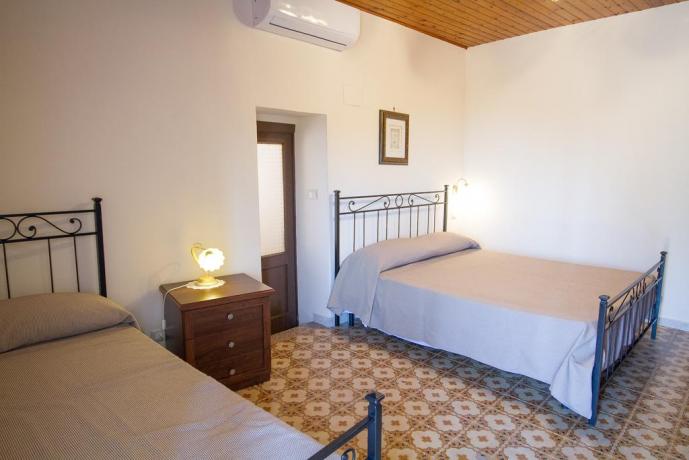 Camera tripla con aria-condizionata in villa-vacanza Trecastagni