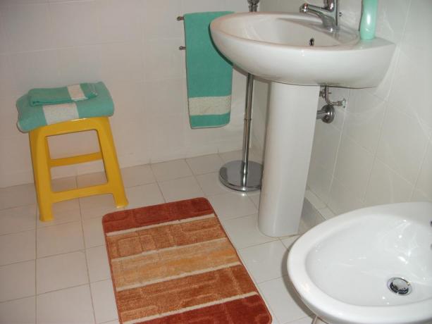 Bagno con servizi Bed and Breakfast a Corciano