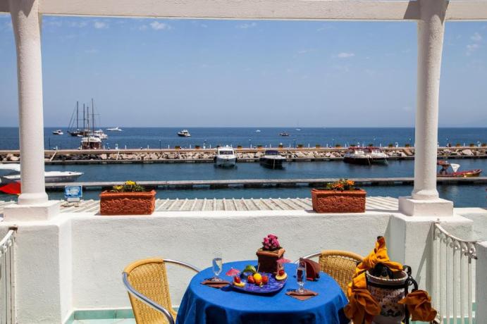 Camere con balcone affacciato sul mare