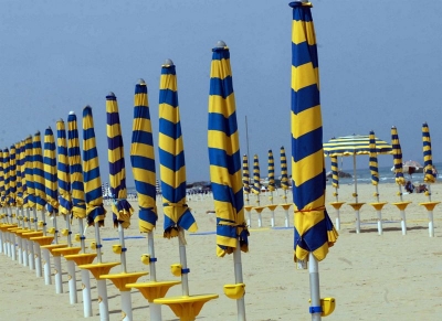 hotel sulla spiaggia attrezzata a lido di fermo