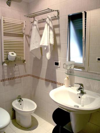 Bagno privato con servizi affittacamere a Roma
