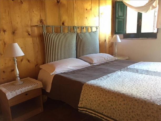 Agriturismo con camere matrimoniale romantica a Patti