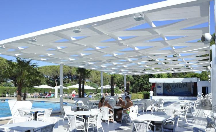 Resort Baia Domizia con piscina e animazione bambini-ragazzi
