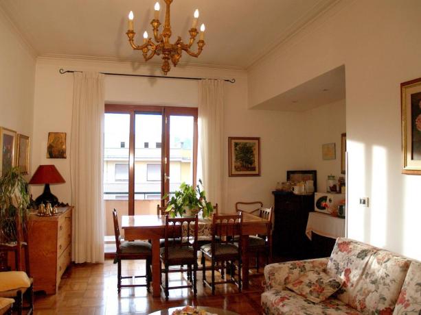 Salotto e balcone panoramico B&B a Roma